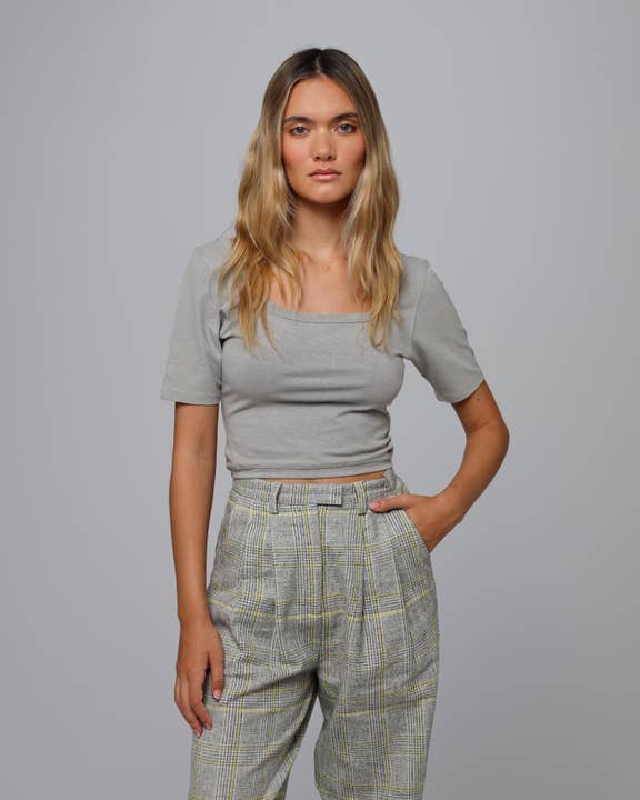 Camiseta Clásica de Cuello Cuadrado para venta al por mayor de Juana