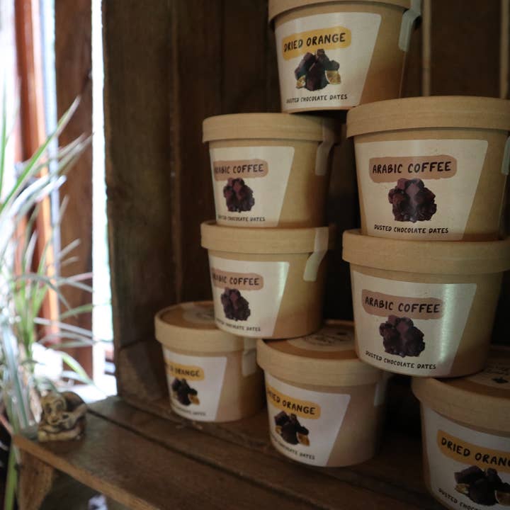 Granny slice – wholesale Chocolate-covered sweets – dusted chocolate dates13