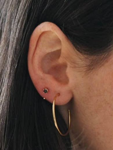 18K Vermeil Svart CZ Huggies för wholesale av REDCHERRYBLVD