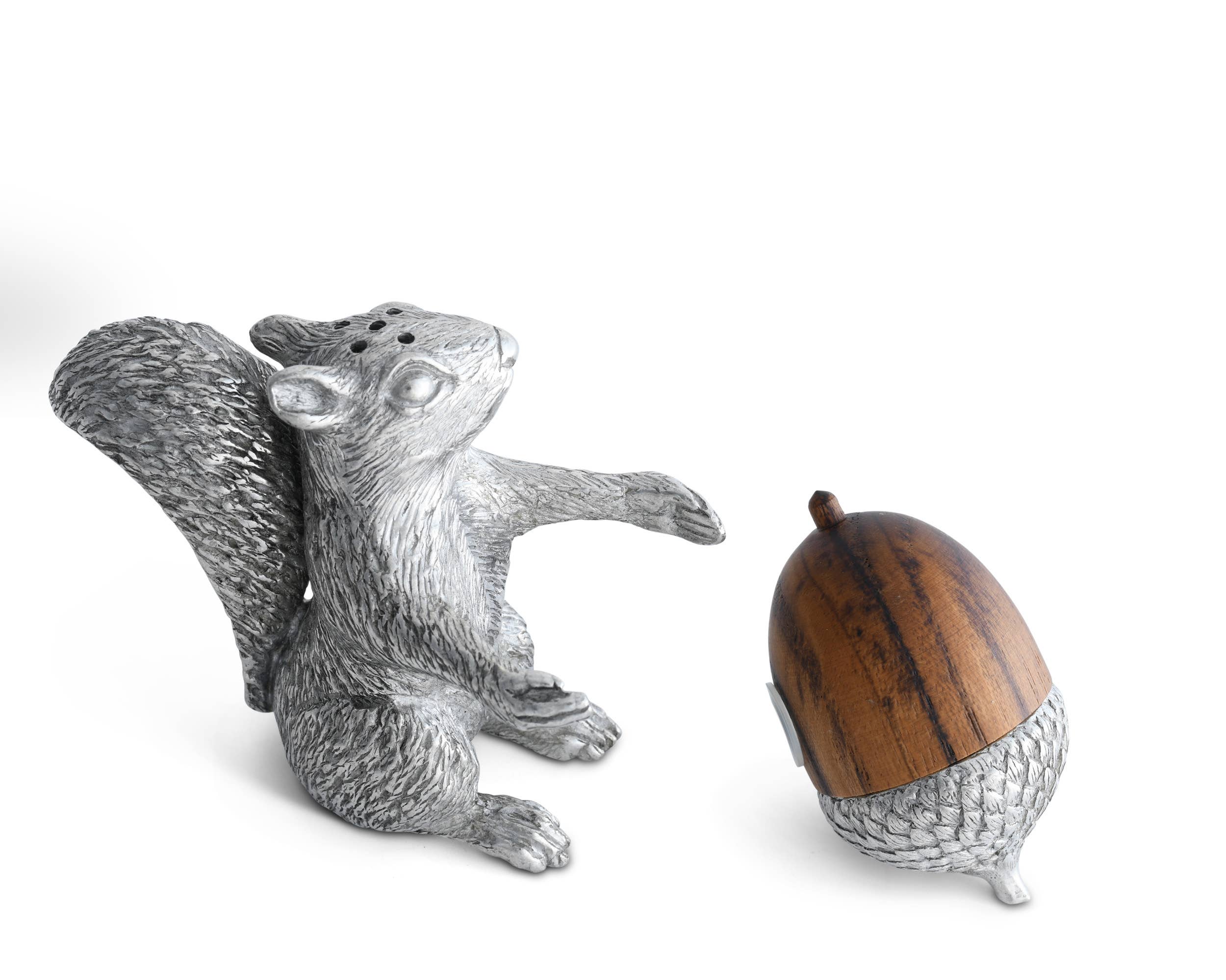 Vagabond House - Wholesale Salt & Pepper Shaker Set - Squirrel with Wood Acorn Salt & Pepper Set2