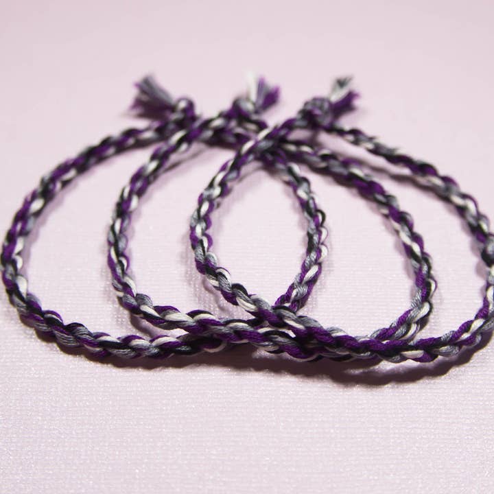 Braccialetto Twist in cotone fatto a mano asessuale, regolabile, fatto a mano per la vendita all'ingrosso da parte di Quiet Mischief and Company