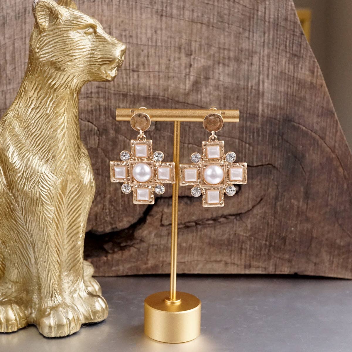 PennyLine inc - Wholesale Charm/Dangle Bracelet - Divine Gleam – Hammered Cross Toggle Bracelet with Pearls & Crystals7