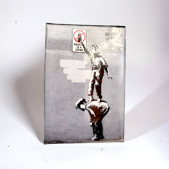 URBAN.ITY SRL - Wholesale Magnet - Banksy's Graffiti Fridge Magnet - Graffiti is a Crime1