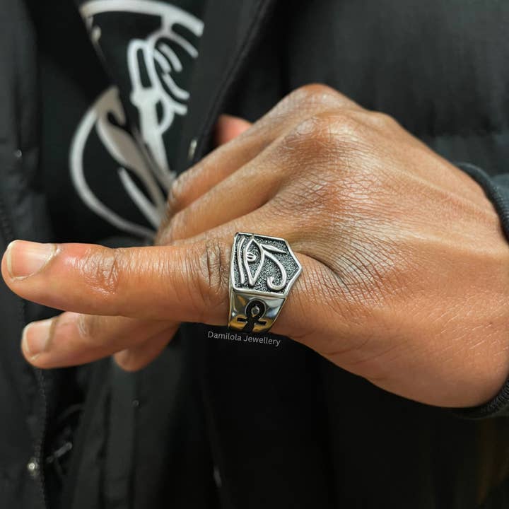 Bague Ankh Œil de Râ - Argent pour la vente par Damilola Jewellery