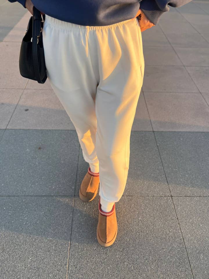 MAXMILA PARIS - Wholesale Lounge Sweatpants/Joggers - Women's - EVIE loose jogging pants1