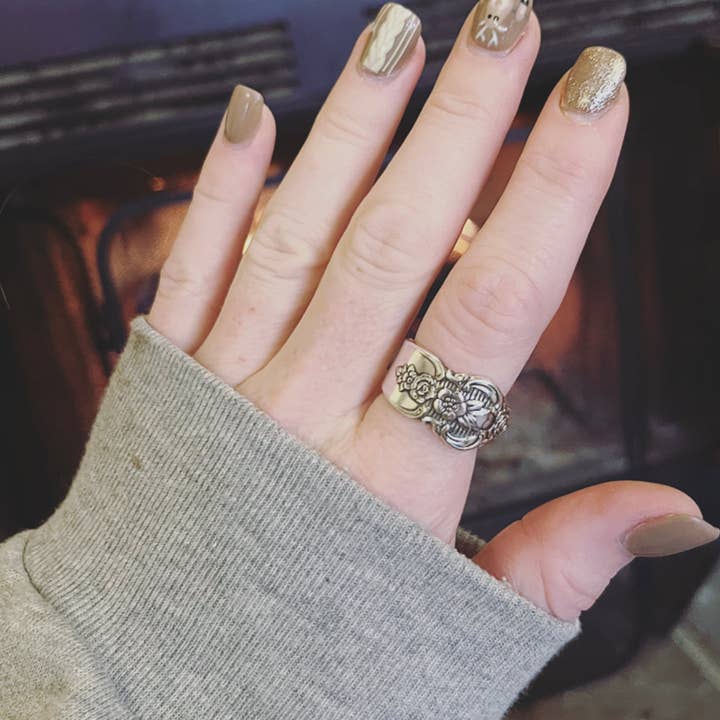 Spoon Jewelry By Emily – wholesale Cocktail/Statement Ring – Distinction Vintage skedring