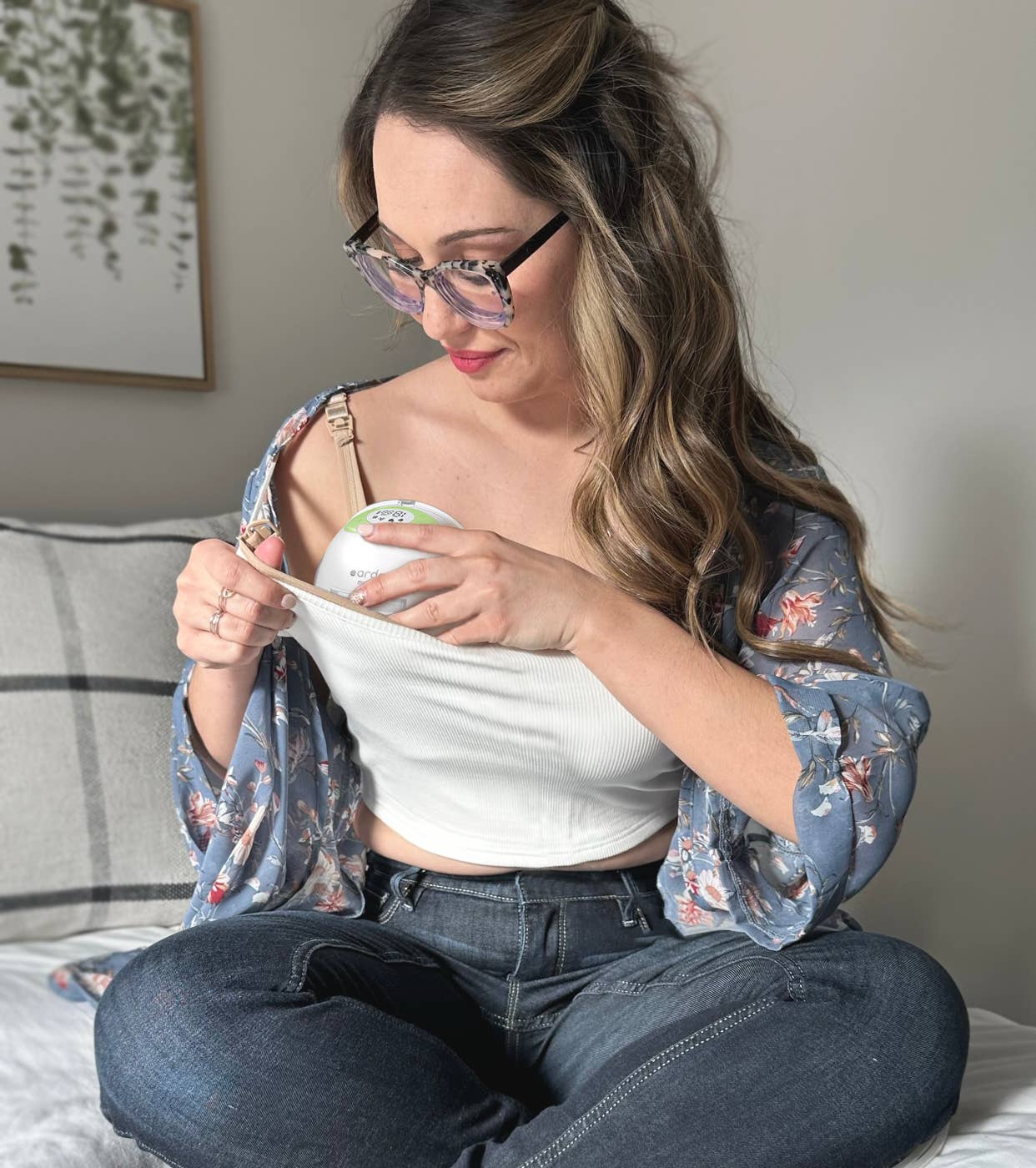 Ardo medical, Inc. - Wholesale Nursing Pillow/Pad - Maternity - Ardo Melia Wearable Breast Pump (Hospital Grade, 260mmHg)3