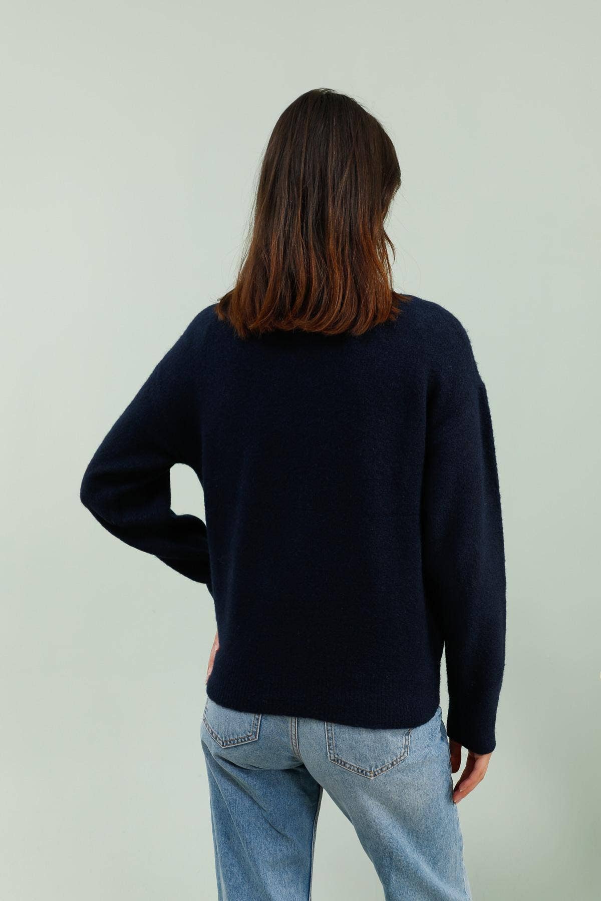 MOOYA – wholesale Knitted jumper – Women′s – Plain knit sweater with pearl pocket SCF0165