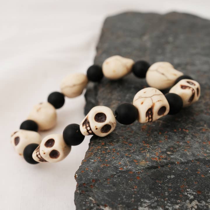 Matte Howlite Skull Bead Stretch Bracelet for Halloween for wholesale by Hadi Craft