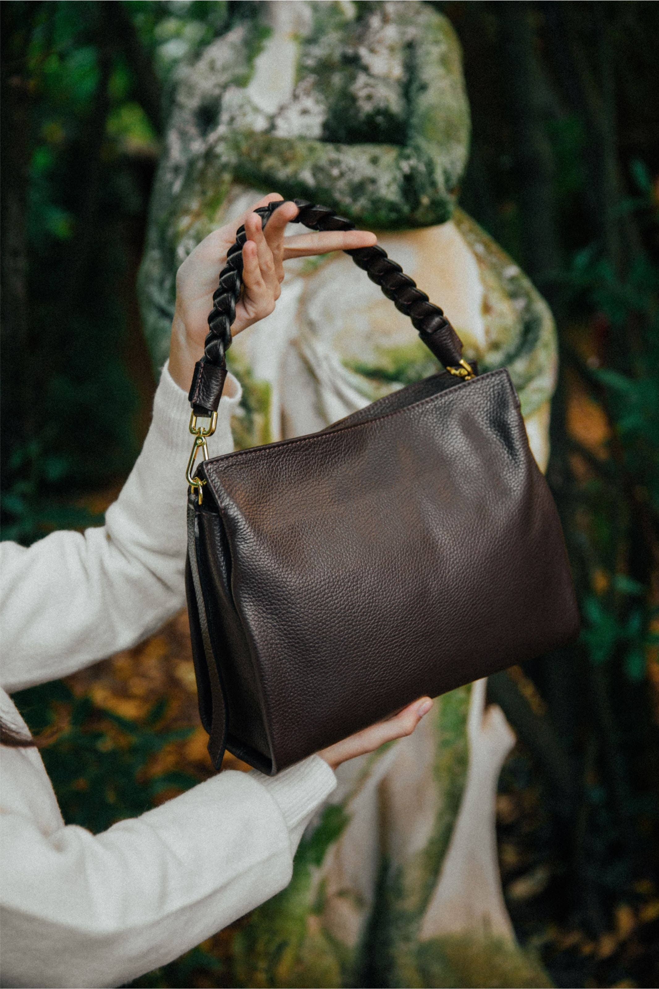 Voemièn – Großhandel Schultertasche – Damen – Braid-Tasche aus dunkelbraunem Dollar-Leder8