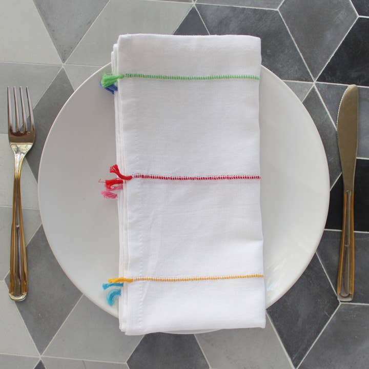 Rainbow Tassel Bordserviet for engroshandel hos Kara Weaves