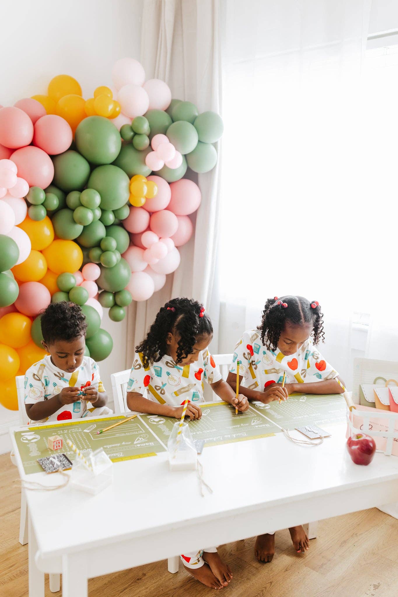 My Mind’s Eye – Engroshandel Engangdækkeserviet – BTS921 - Anledninger Af Shakira - Tilbage Til Skole Grøn Tavle Bordskåner7