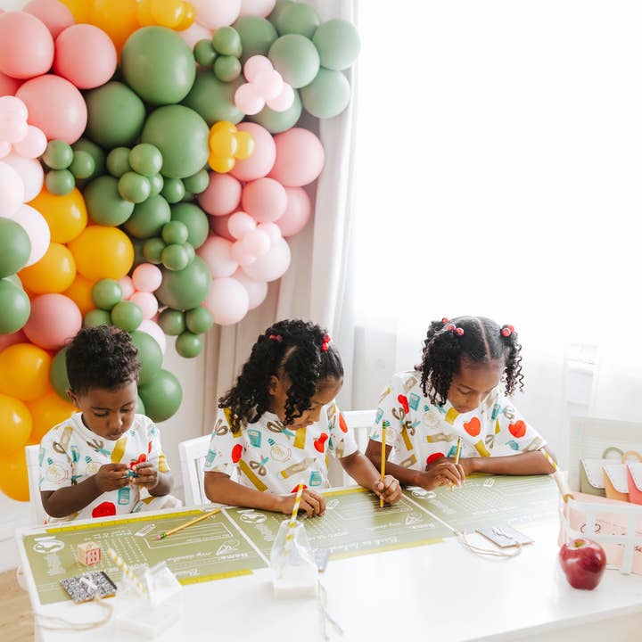 My Mind’s Eye – Engroshandel Engangdækkeserviet – BTS921 - Anledninger Af Shakira - Tilbage Til Skole Grøn Tavle Bordskåner7