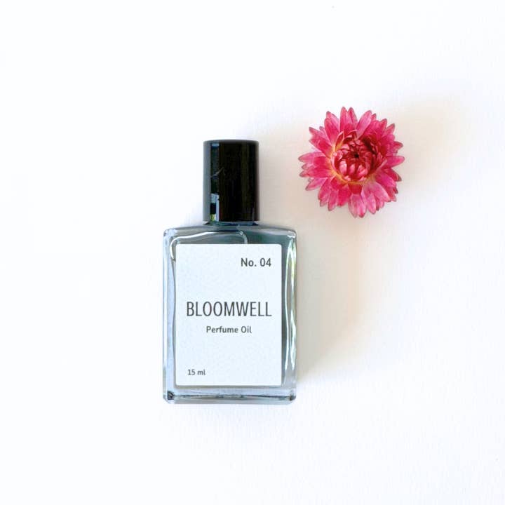 Bloomwell - Wholesale Roll-On Fragrance - No. 04 - PERFUME OIL1