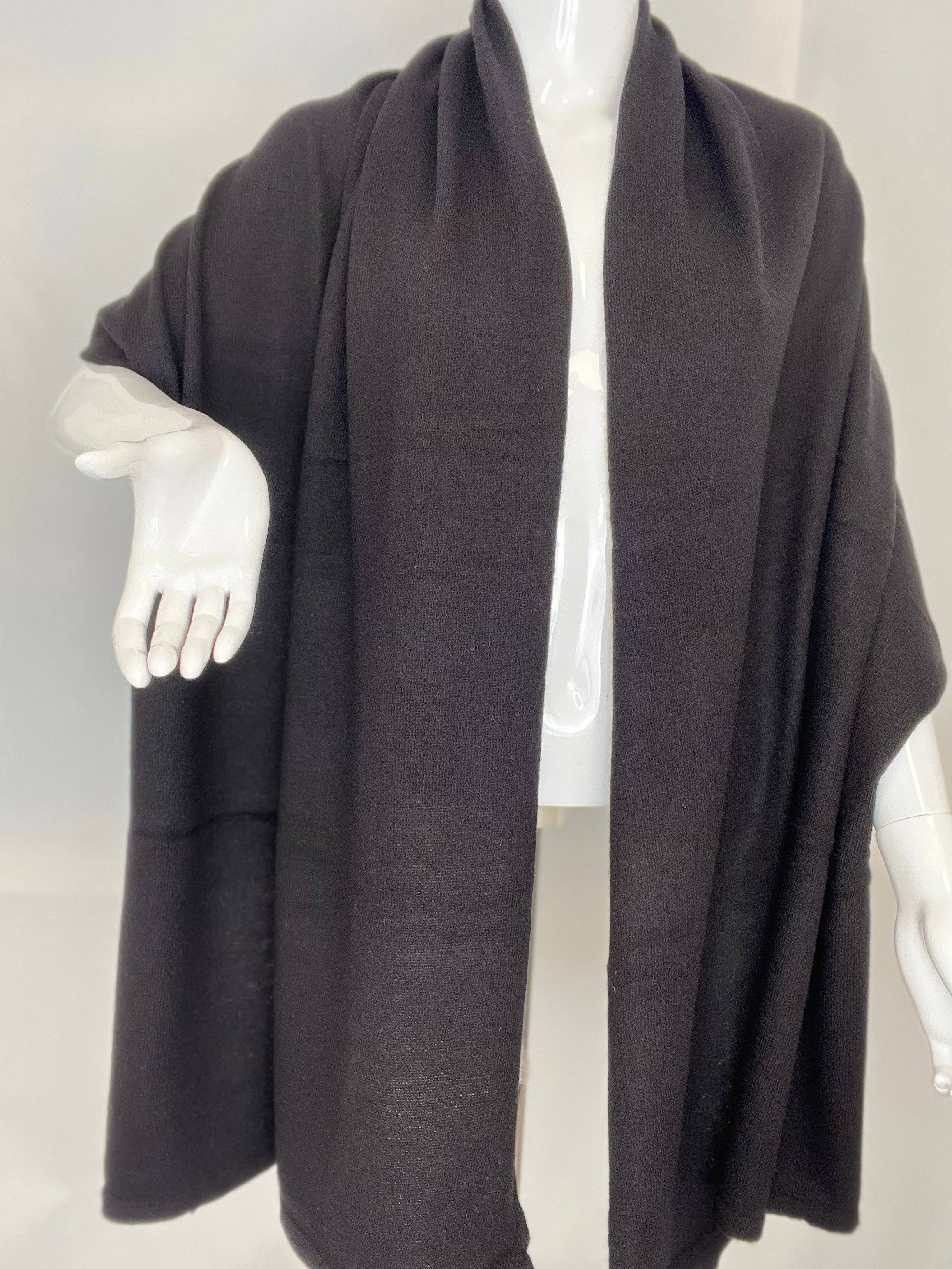 NURBU INC. - Wholesale Wrap - Women's - Cashmere Knitted wrap (Black) CW01