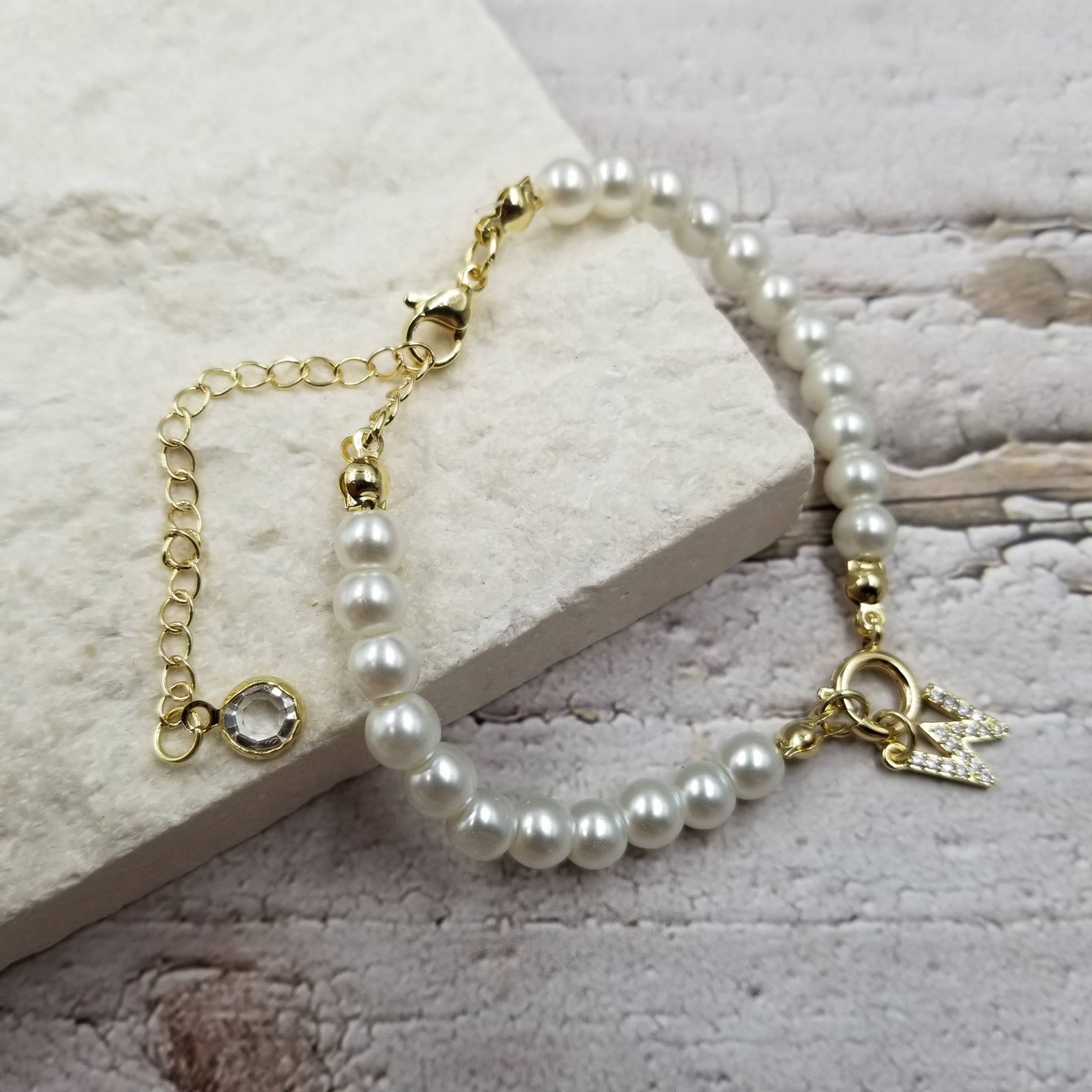 Treasure Wholesale - Wholesale Beaded Bracelet - Pearl Initial Bracelet3