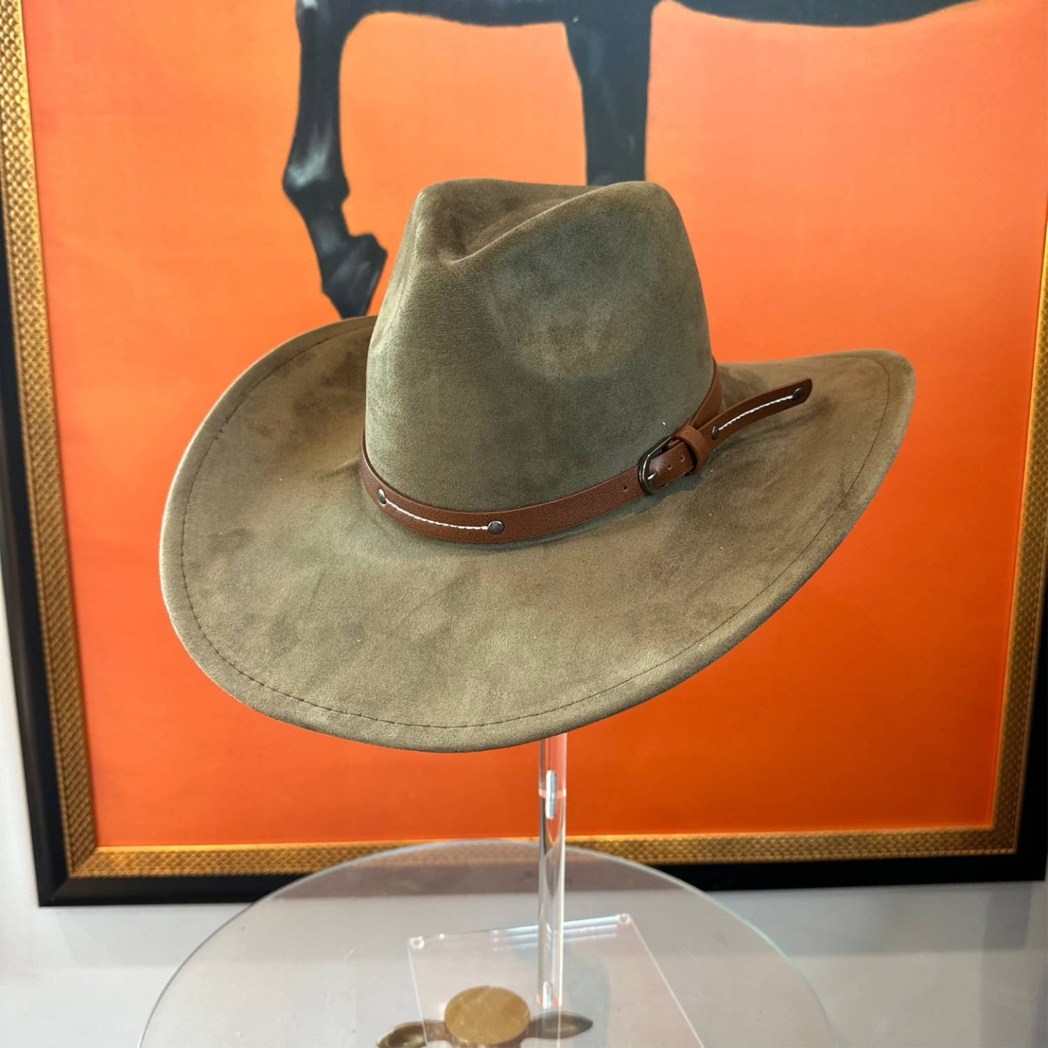 Bella Betty - Vente Chapeau de cowboy – femme - Chapeau de cowboy en daim végétalien à bord rigide avec ceinture en cuir3