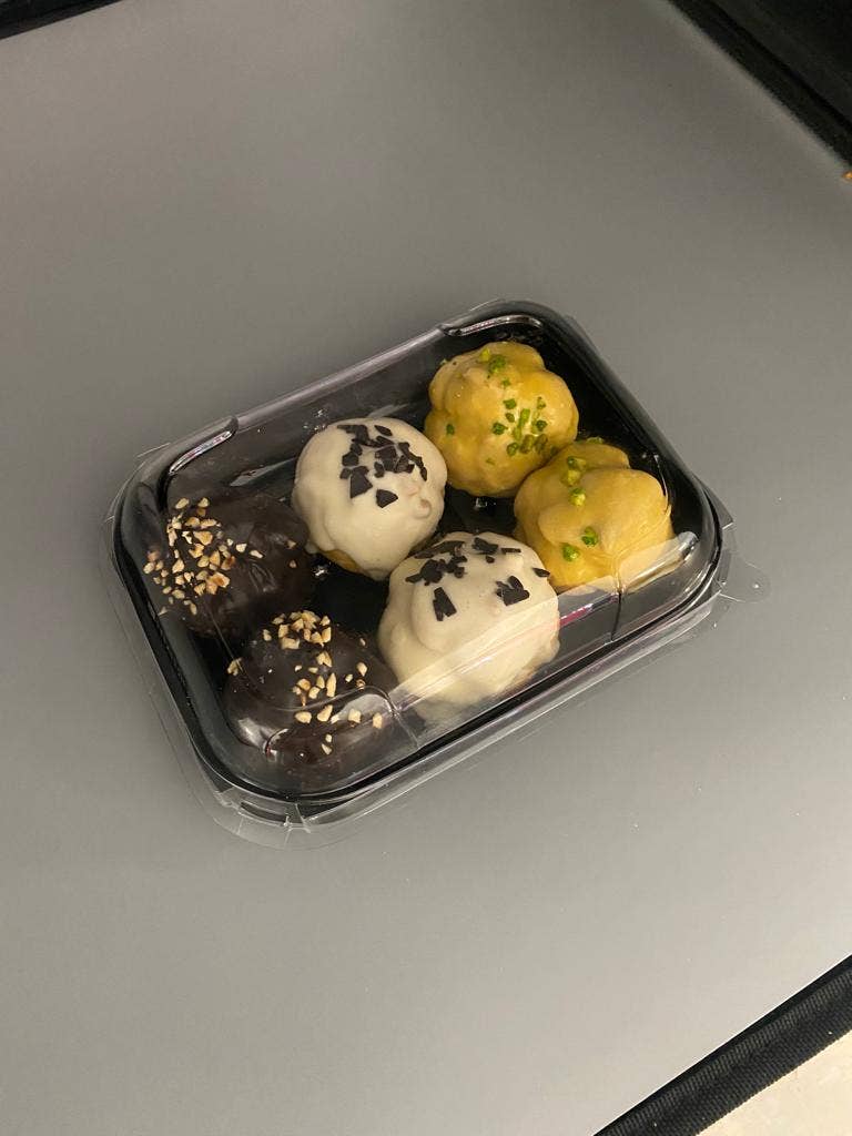 AIDA di Giangreco - Wholesale Chocolate Covered Sweets - Artisanal puffs filled with chocolate 200g tray