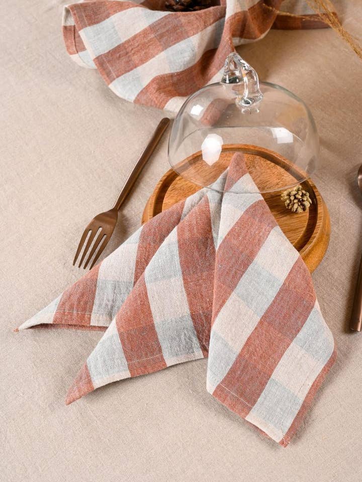 Garngefärbte Clara-Leinenserviette – Klassische Karos für den Großhandel von Live Linen