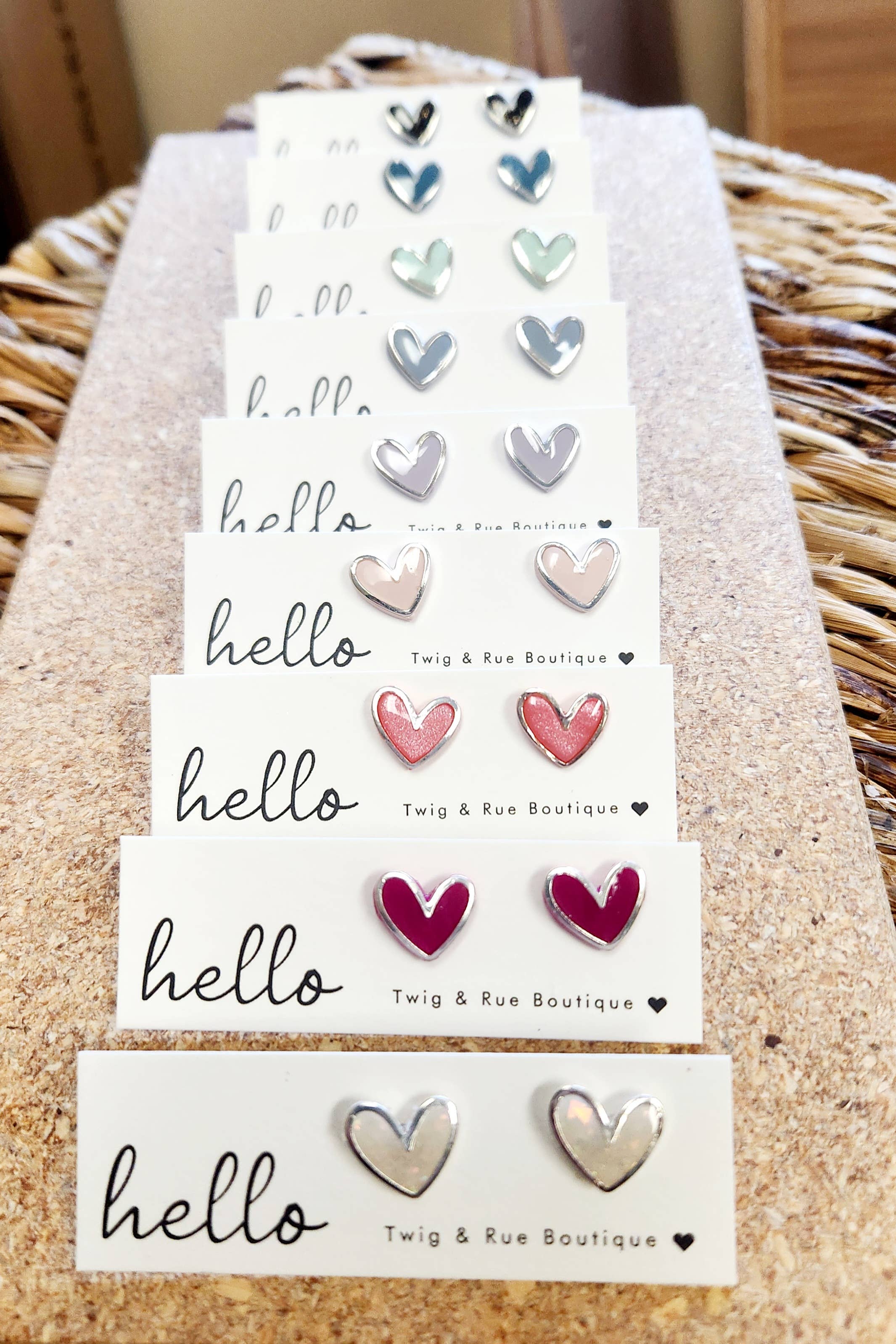 Twig & Rue boutique – Brincos de pino por atacado – Brincos de coração em argila8