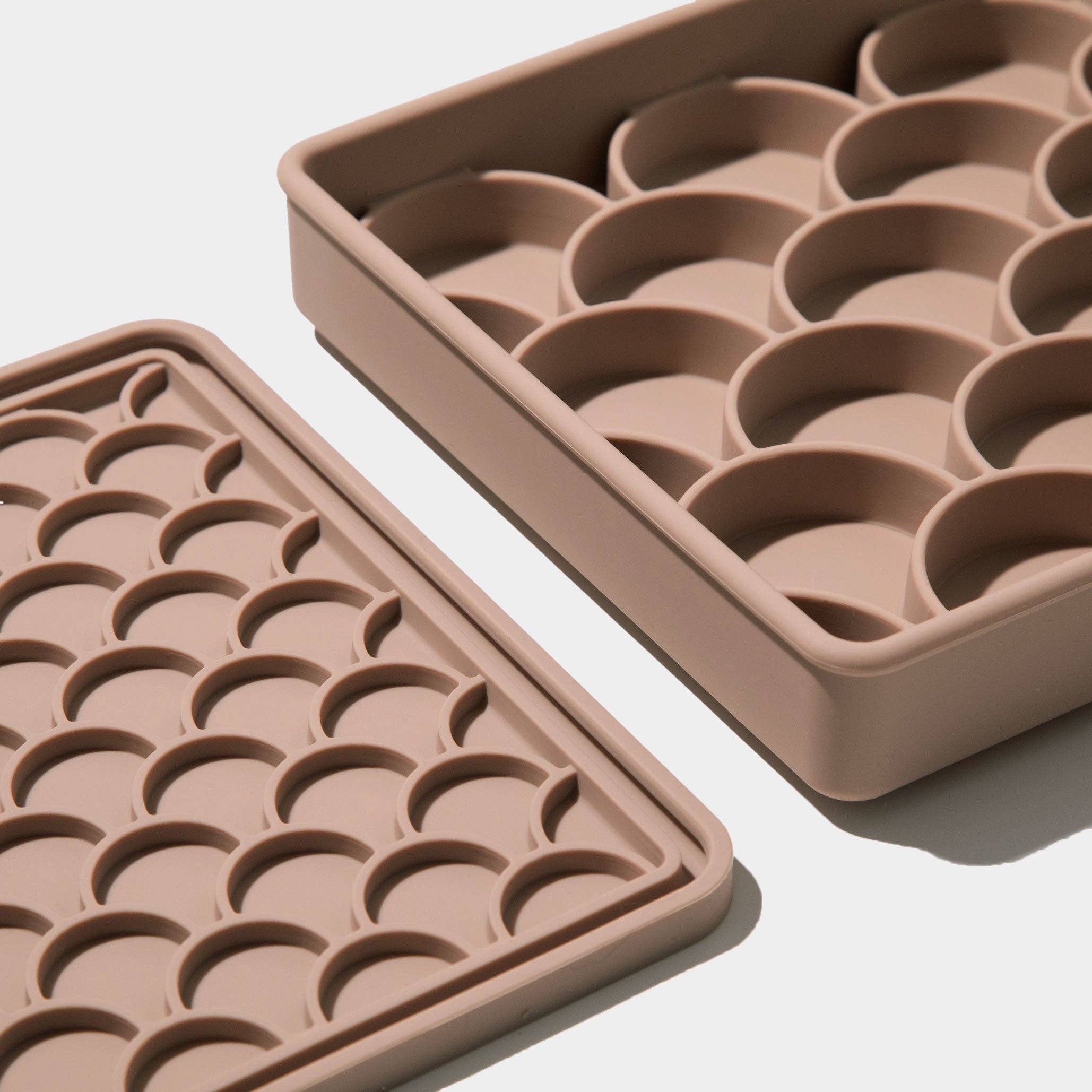 3-in-1 fish scale slow feeder bowl - fig for wholesale on Faire1