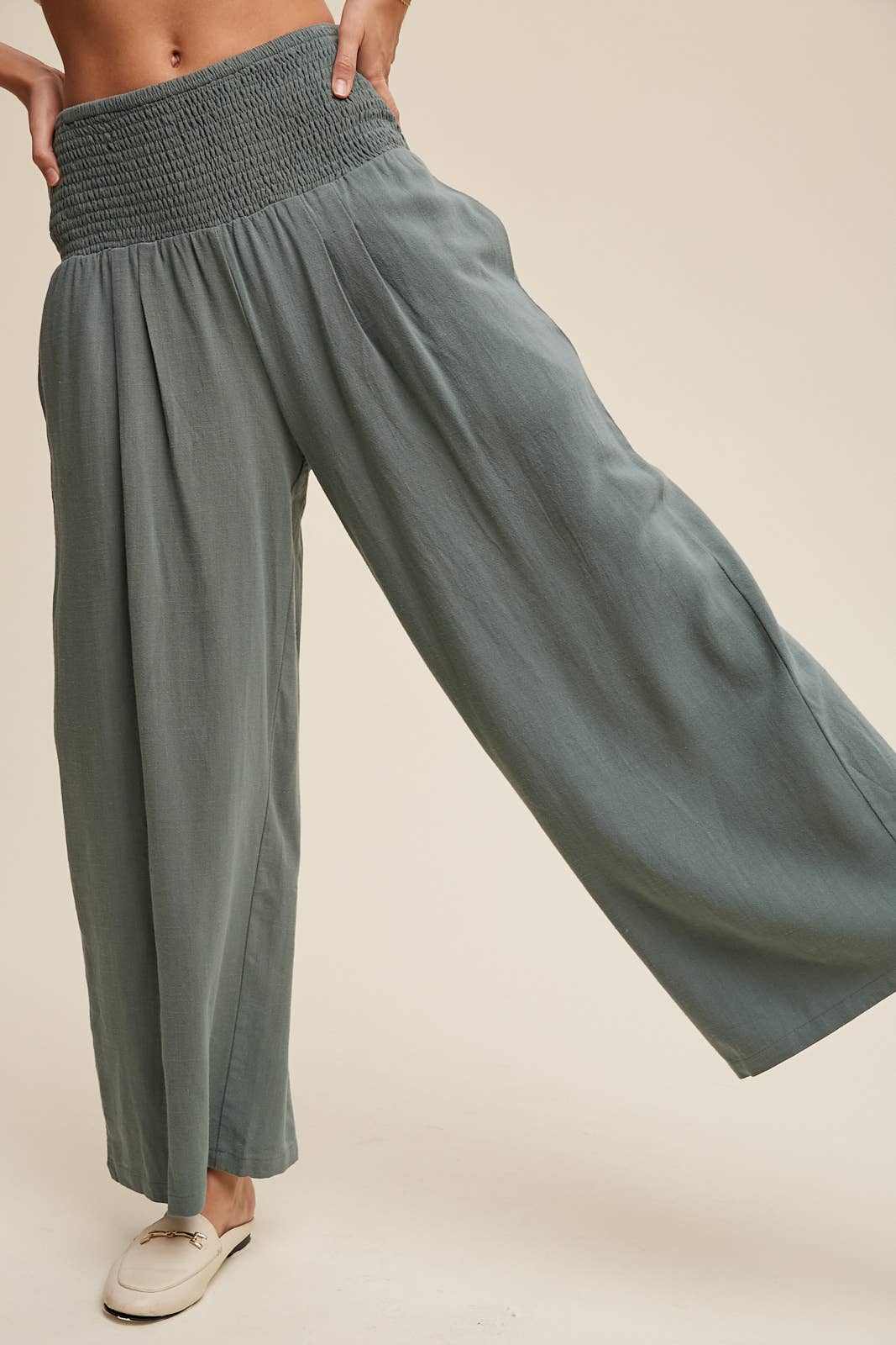 Listicle - Wholesale Pants - Women's - Smocked Waist Wide Leg Pants
Smocked Waist Wide Leg Pants
10