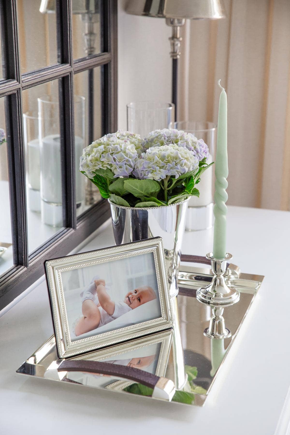 EDZARD - Vendita all'ingrosso Vassoi da portata - Vassoio da portata Cairo con manici in similpelle, rettangolare, argentato nobile, 41 x 24 cm3