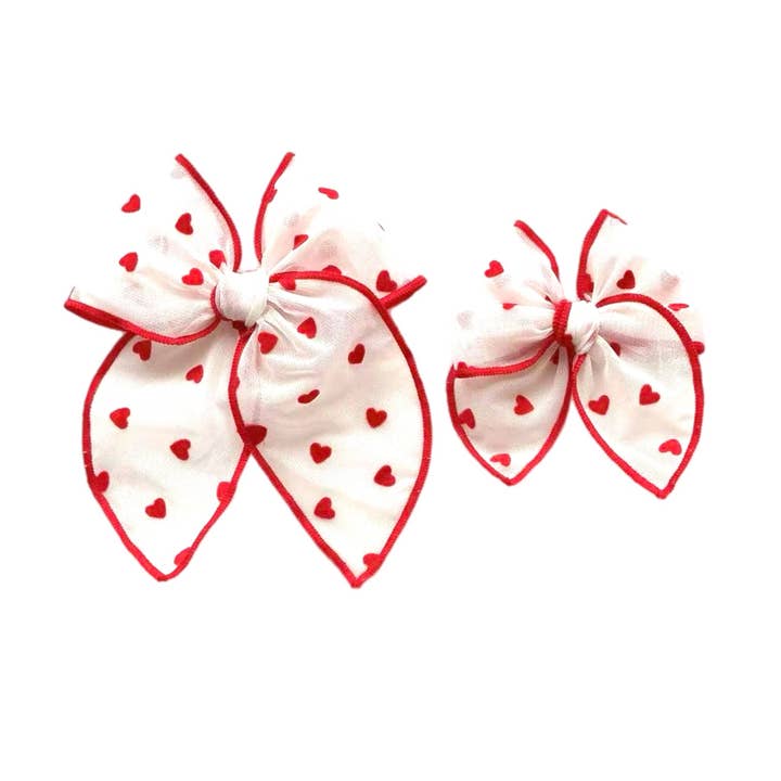 Röda Hjärtan Vita - TULLE Överdrag Overlockad Kant Rosett med Klämma för wholesale av Pretty in Pink Bows