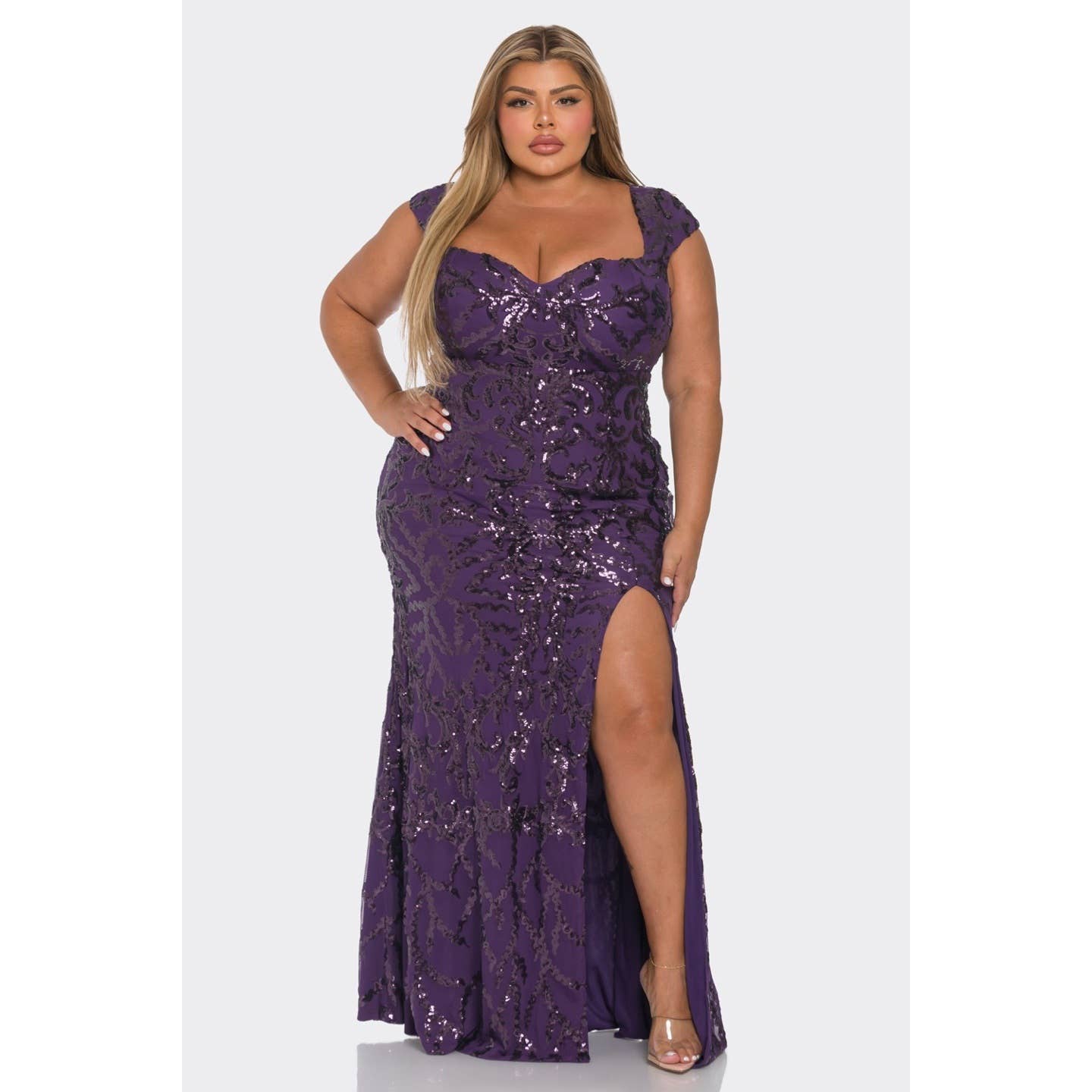 Curve Market - Vente Robe de soirée – femme - ROBE MAXI À SEQUINS À MANCHES COURTES ET FENTE LATÉRALE DE GRANDE TAILLE11