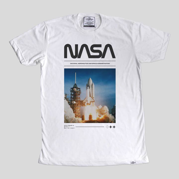T-shirt graphique unisexe de la NASA Columbia Space pour la vente par Kid Dangerous