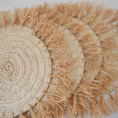 Soukie Morocco - Venta al por mayor Manteles individuales - Mantel individual marroquí XL de ratán con flecos de rafia, color natural