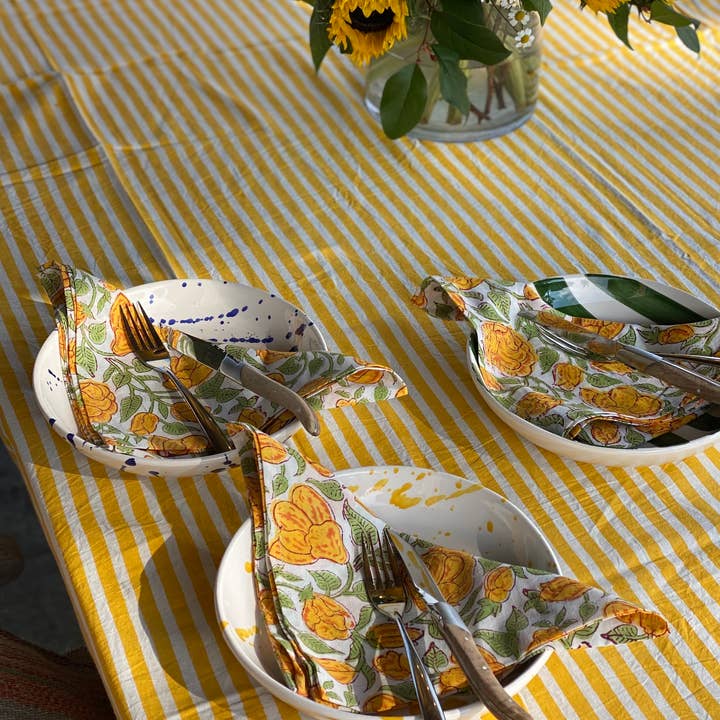 Studio Noticed - Wholesale Dinner & Cloth Napkin - Cotton napkin set flower design1