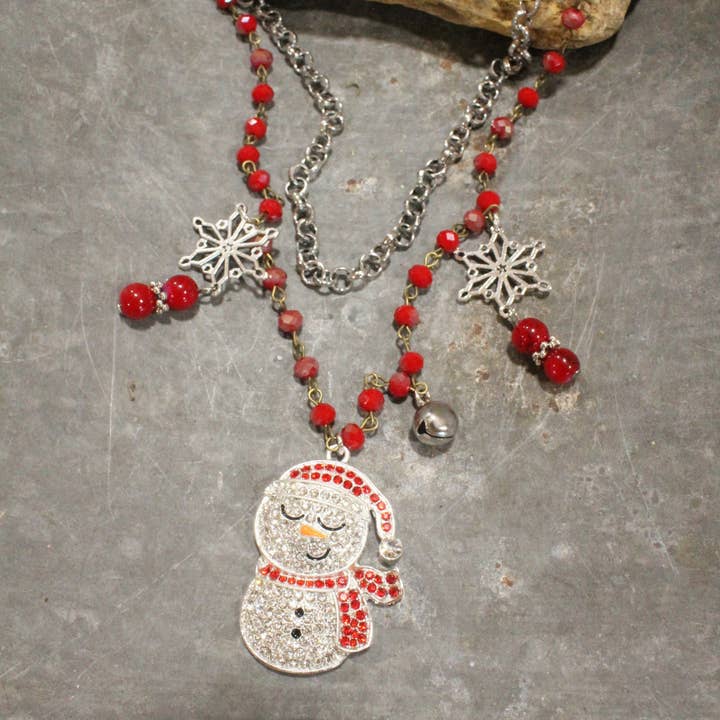 Collier Charmé de Noël Enneigé pour la vente par The Primitive Peddler, Inc.
