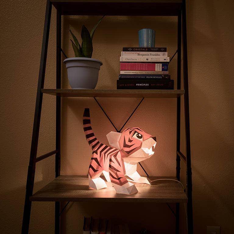 PAPERCRAFT WORLD - Vente Kit de bricolage - Modèle origami à double usage Baby Tiger, lampe animalière24