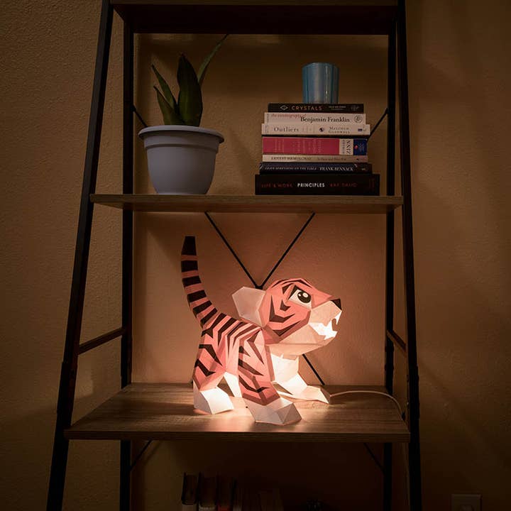 PAPERCRAFT WORLD - Vente Kit de bricolage - Modèle origami à double usage Baby Tiger, lampe animalière24