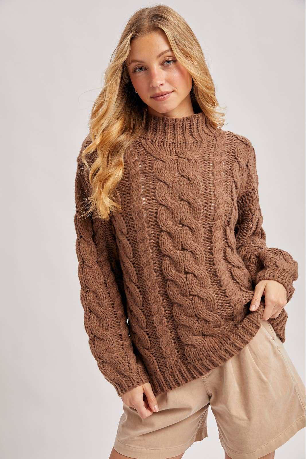 Bluivy - Wholesale Pullover-trui - Dames - KABELTRUI MET MOCK NECK EN GROF BREISEL13