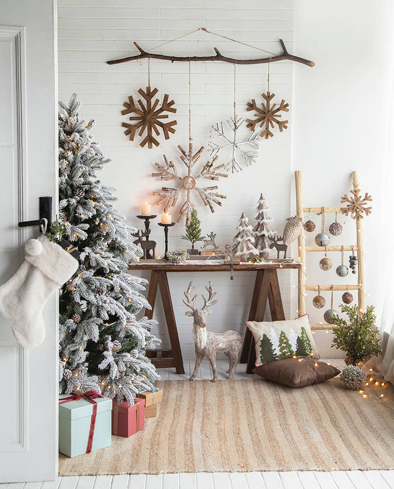 A&B Home Group Inc. - Vente Décoration de Noël - Ornement flocon de neige rustique en bois de 25"6