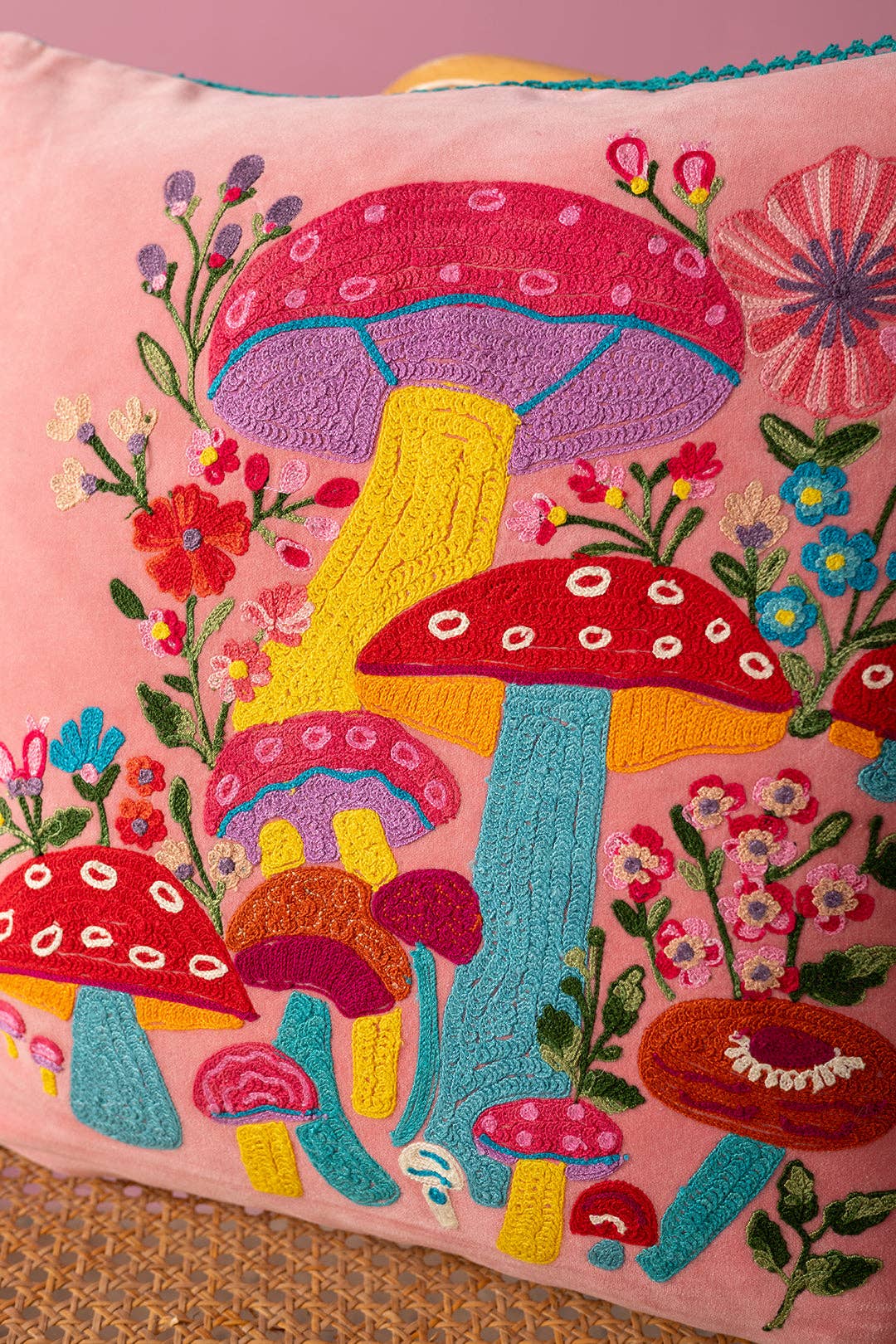 Ian Snow Ltd - Vendita all'ingrosso Cuscini per sedie - Copricuscino rosa con ricamo di funghi2