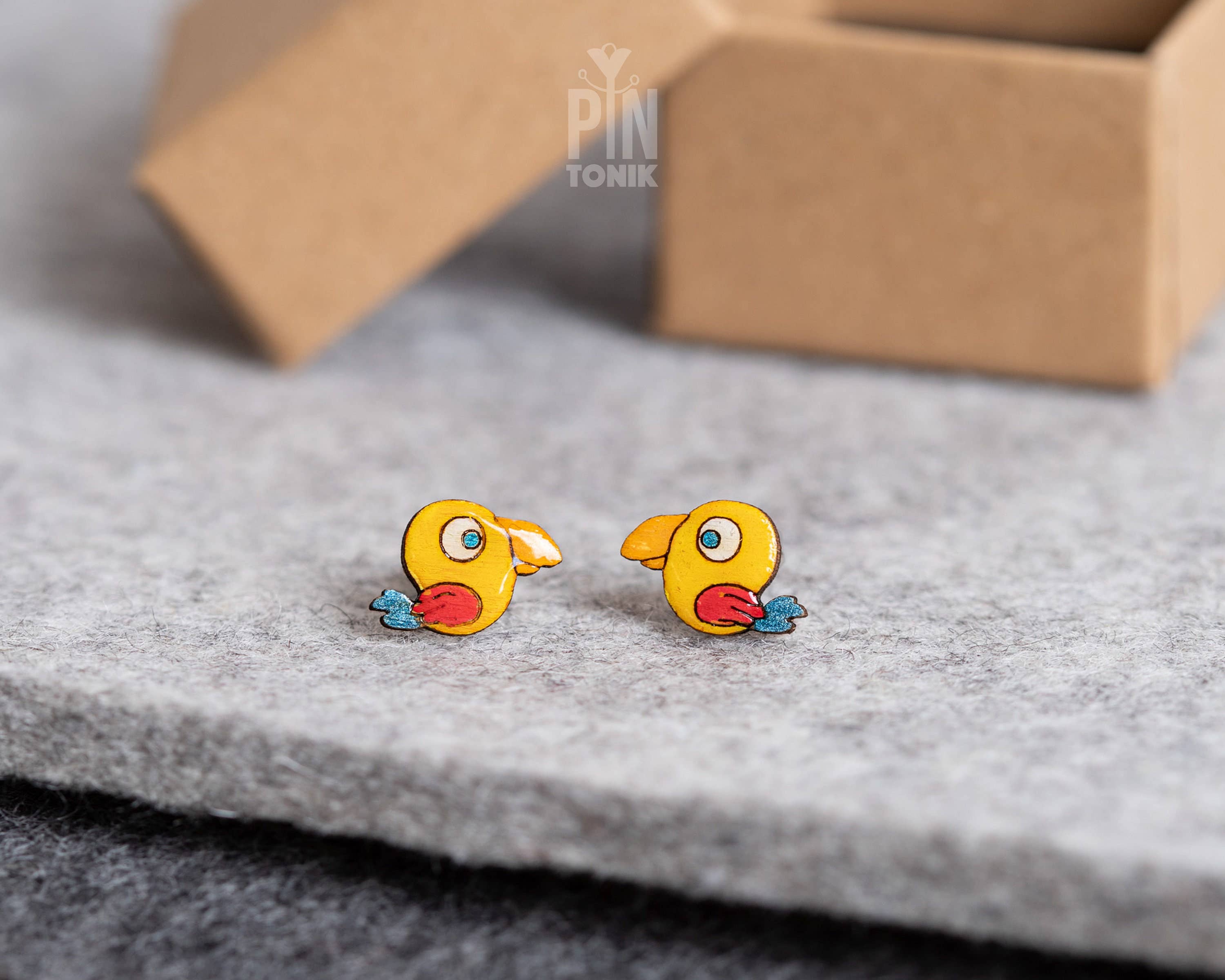 PinTonik - Vendita all'ingrosso Orecchini a bottone - Orecchini a Perno con Pappagallo Carino - Gioielli con Uccelli Stravaganti3