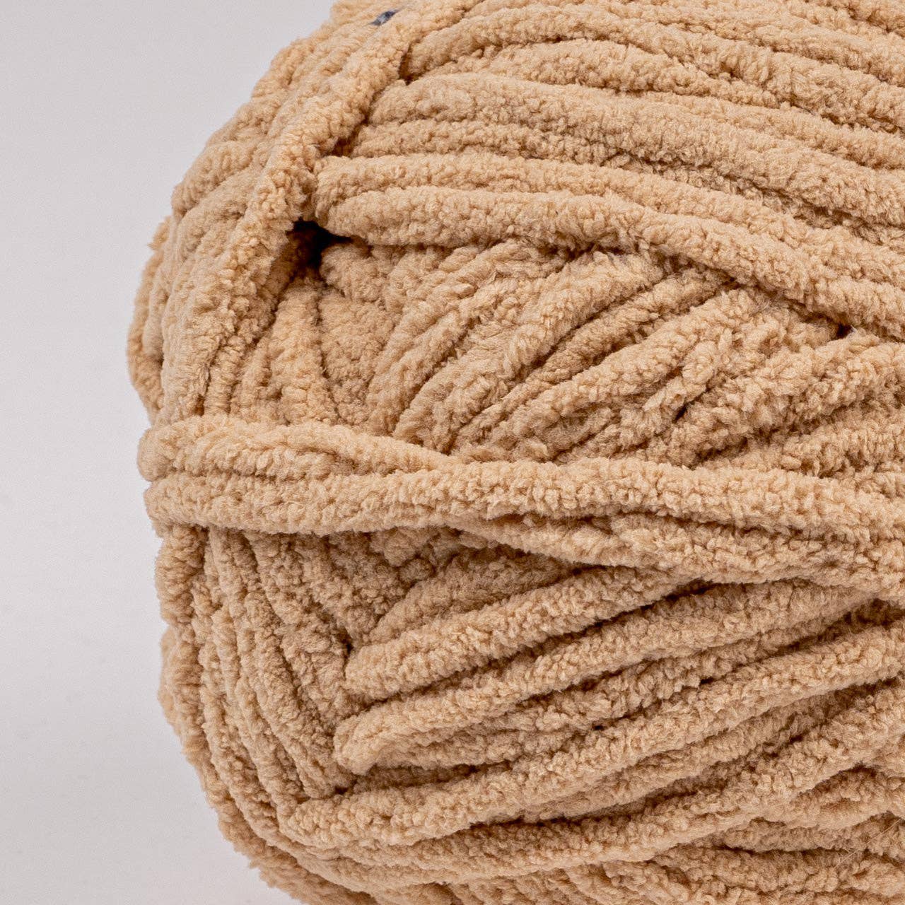 Crafted by Catherine - Wholesale Yarn - Blanket Yarn | 10.5oz/300g | Super Bulky #6 | Pack of 412