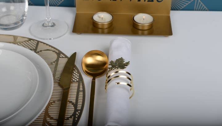 AULICA - Wholesale Napkin Ring - Set of 4 Vine Leaf Napkin Rings