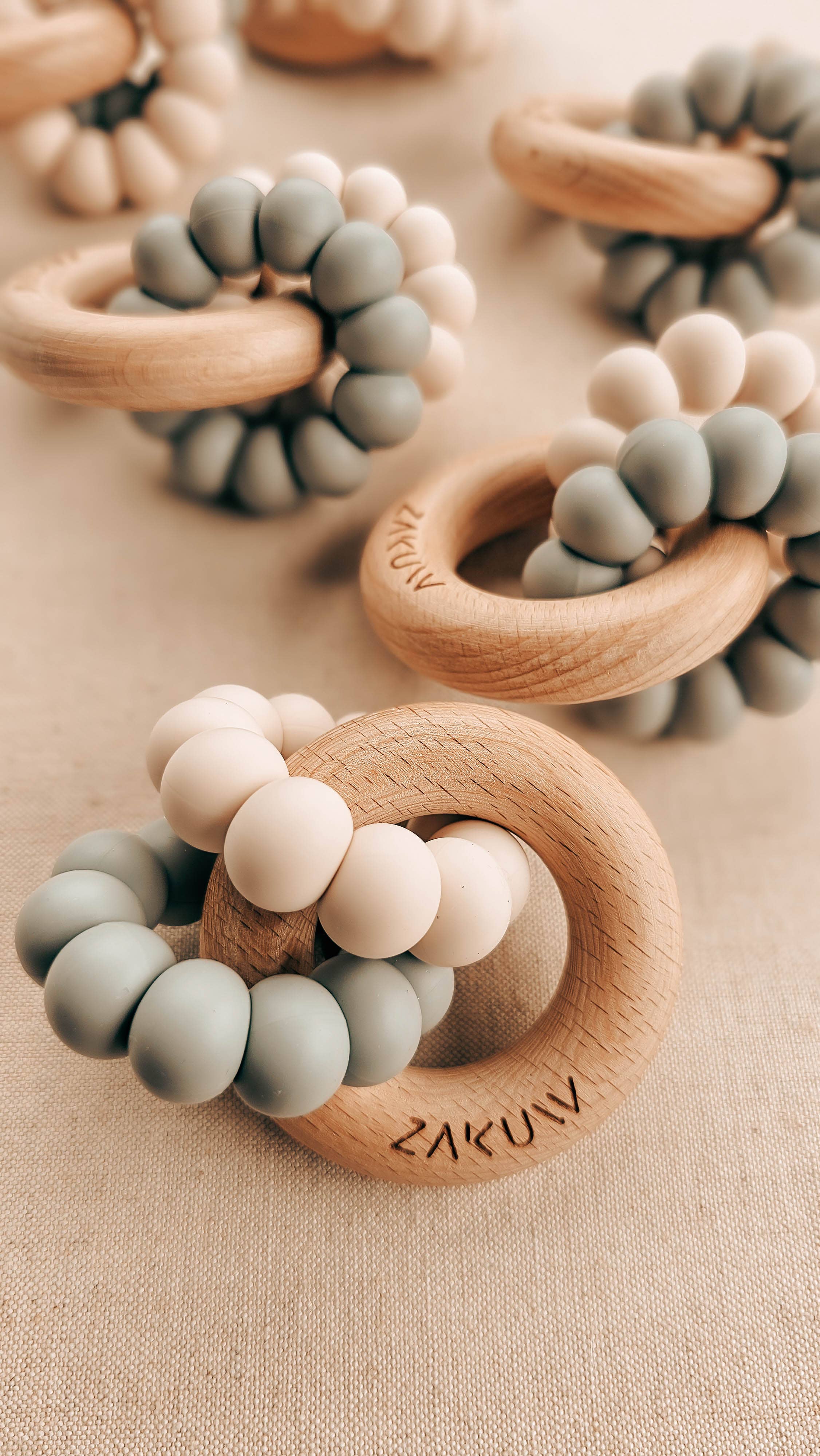 Zakuw - Vente Anneau de dentition sans clip – bébé - Anneau de dentition Sedna - bois & silicone7