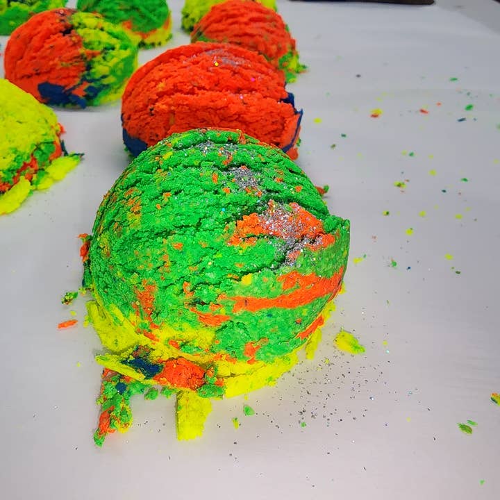 Bolo de bolha de aniversário embriagado | Bolo de banho de espuma sólido por atacado de Crafted Mayhem