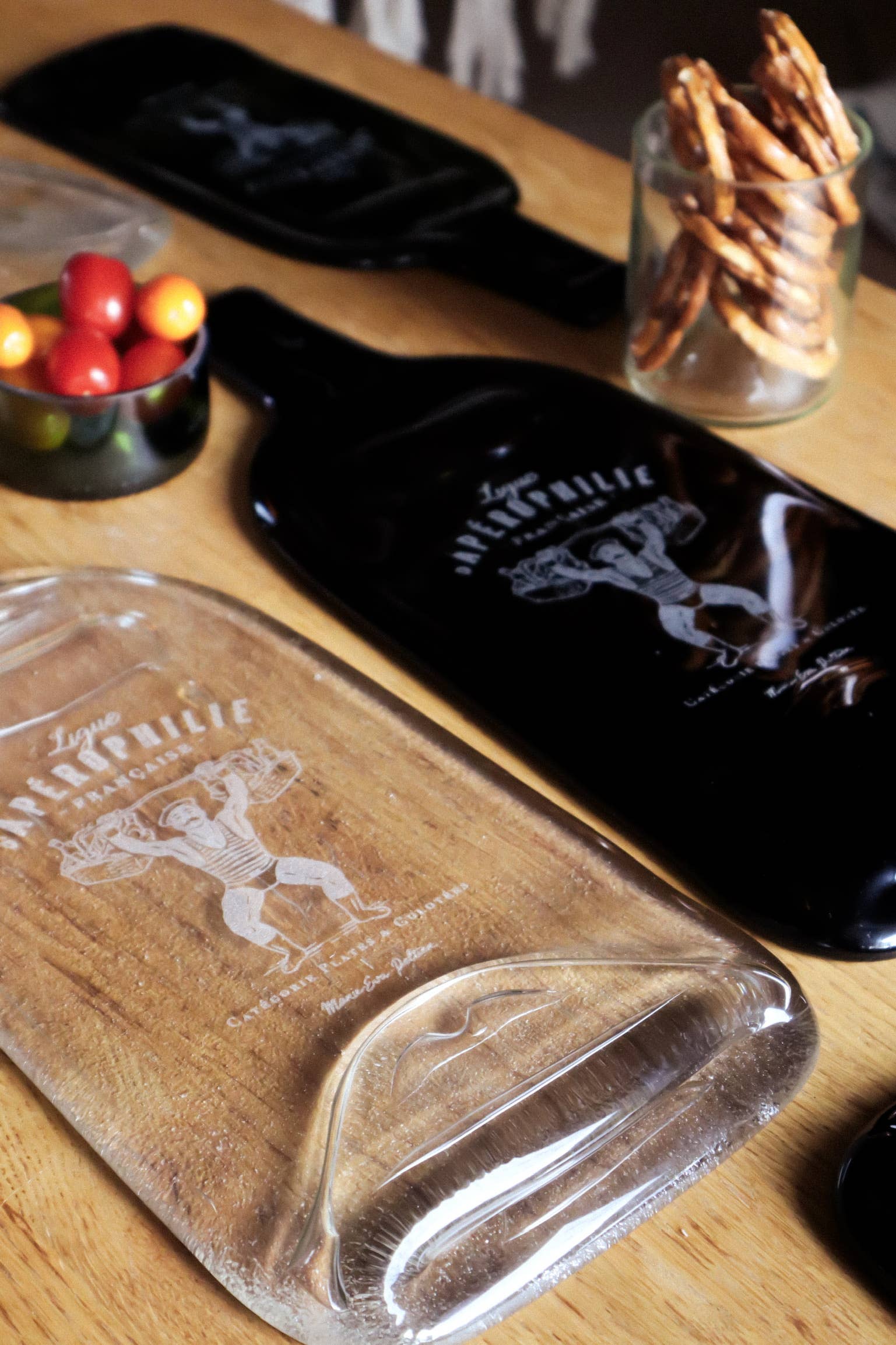 PLATES & Culotées - Wholesale Decorative Plate/Dish/Bowl - THE ILLUSTRATED DISHES Aperophilia - brown14