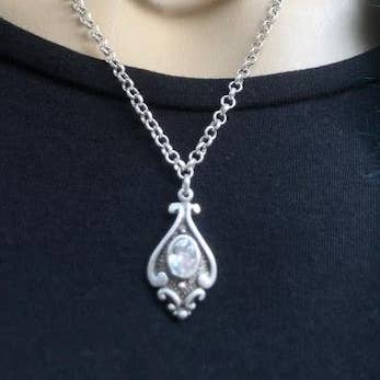 Volare - Wholesale Pendant/Charm Necklace - Renaissance-Inspired Pendant Necklace crystal4