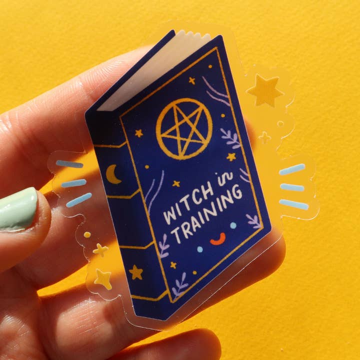 Heks in training Magische boeksticker voor wholesale door Yay! It's Vica