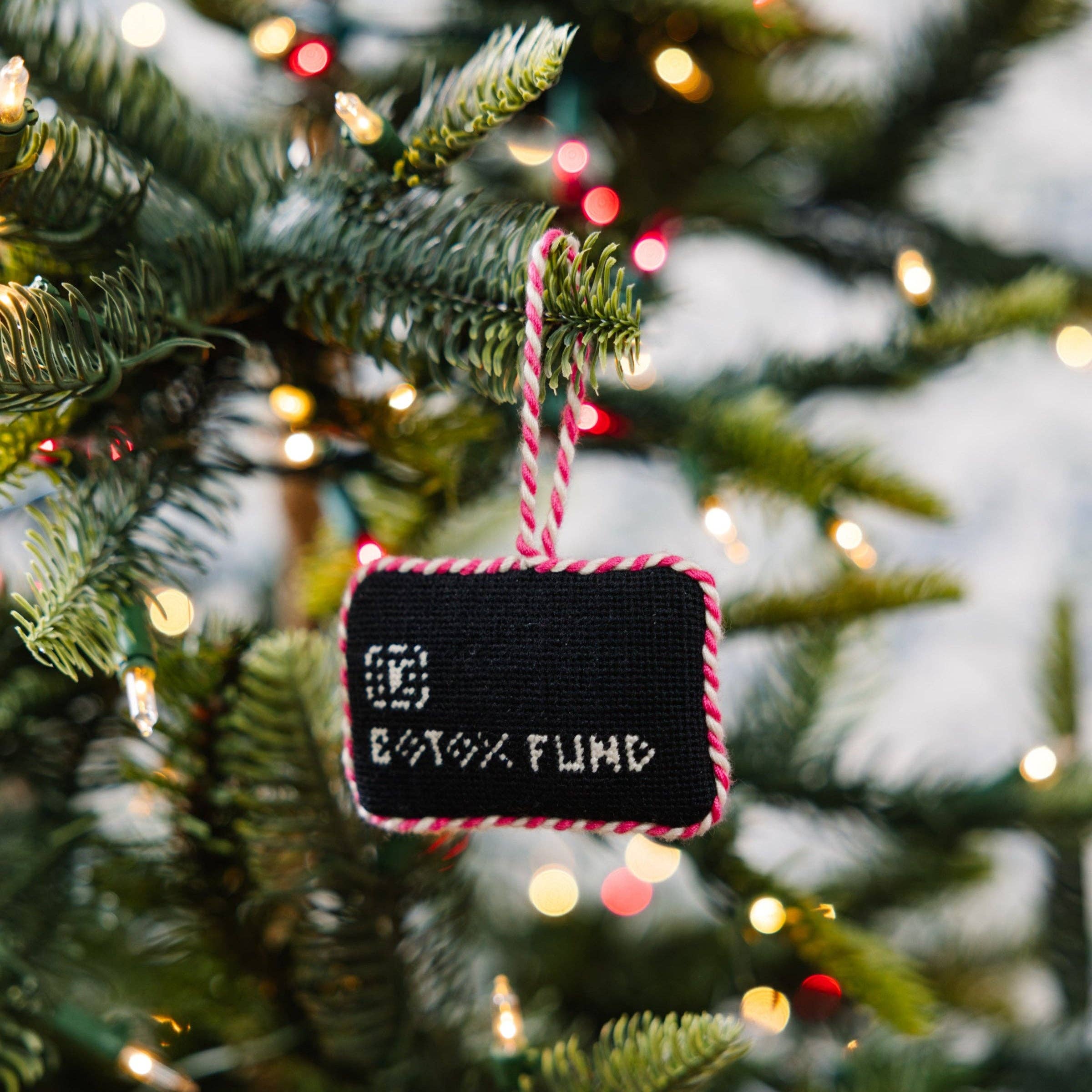 Furbish Studio – wholesale Prydnad – Nålpunktikonprydnad - Svart kort