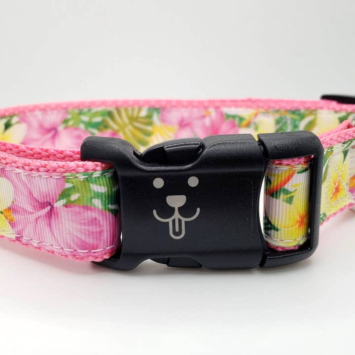 Col floral pastel de 1 po pour la vente par Scuttlebutt's Boutique