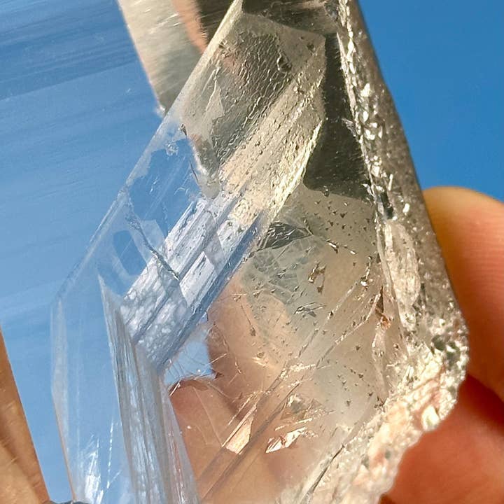 Lemurian Quartz - Wholesale Spiritual Stone/Crystal - Master Chisel Peñas Blancas Lemurian Quartz Self Standing Super Optical (Lot: CO-225) Collector Specimen 227g x12