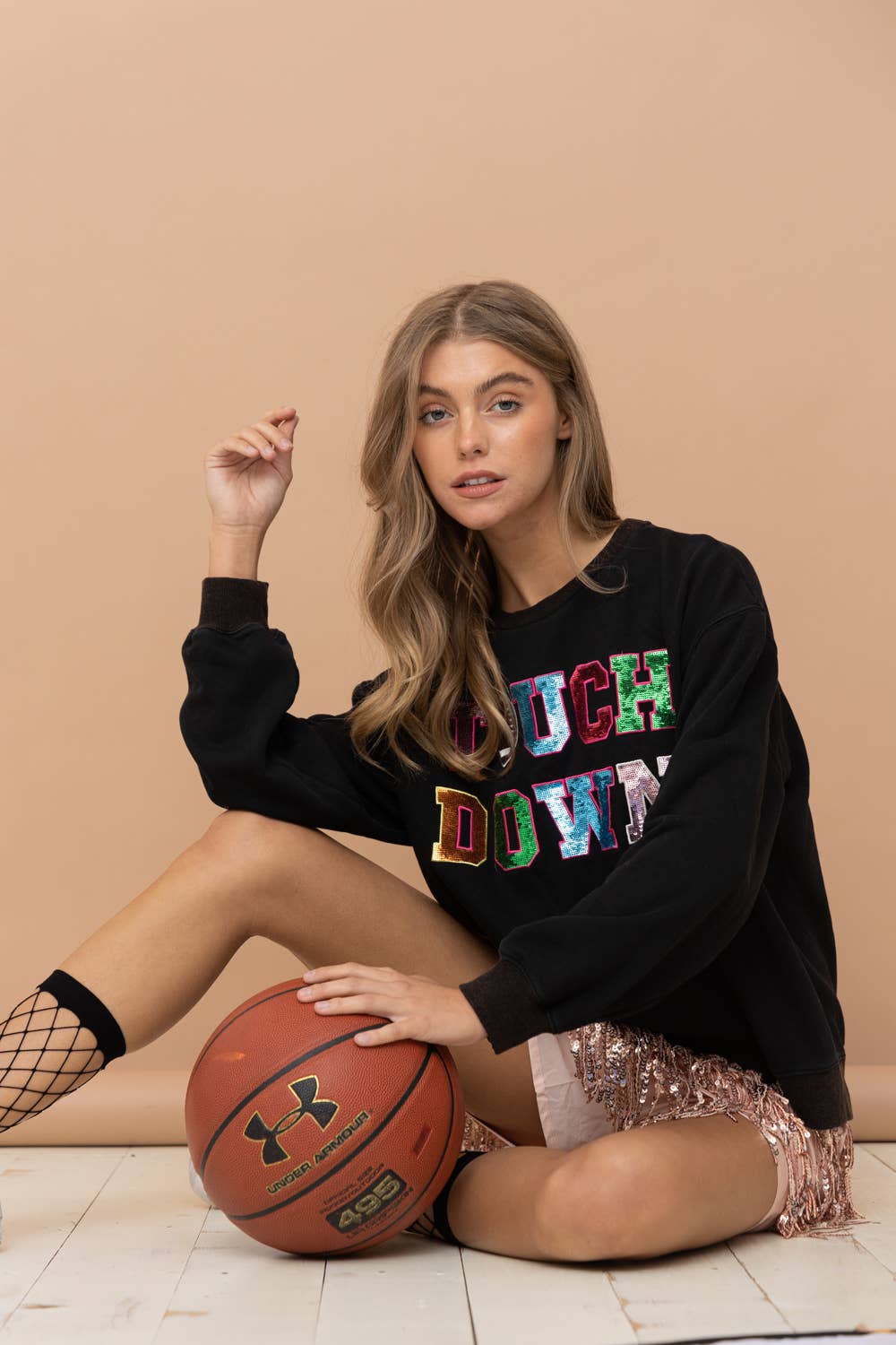 Blue B – Engroshandel Grafisk Sweatshirt - Dame – 32551T - Game Day Patchwork Pullover Sweatshirt12